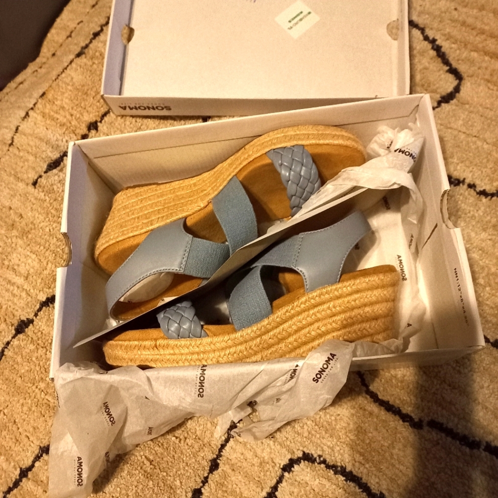 Sonoma Light Blue Tan Wedges